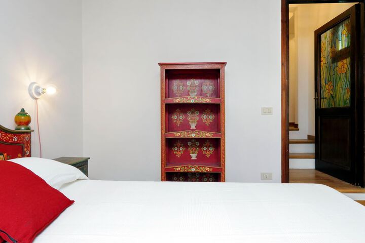 Room 25 of 38