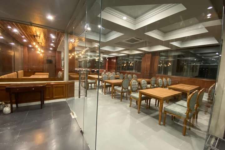 Dining 69 of 87