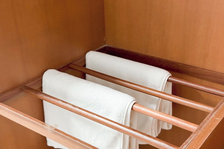 Room 8 of 19