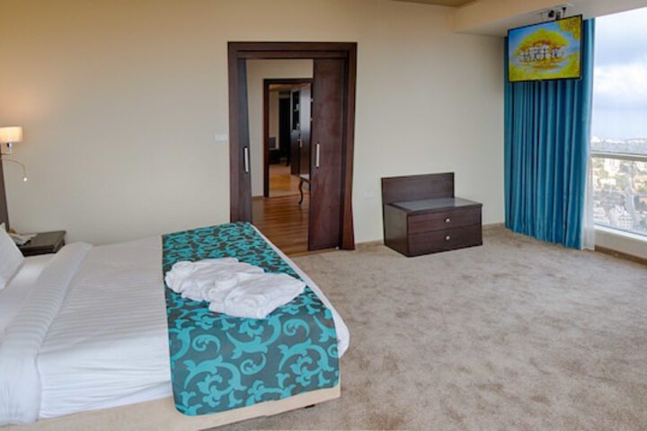 Room 15 of 79