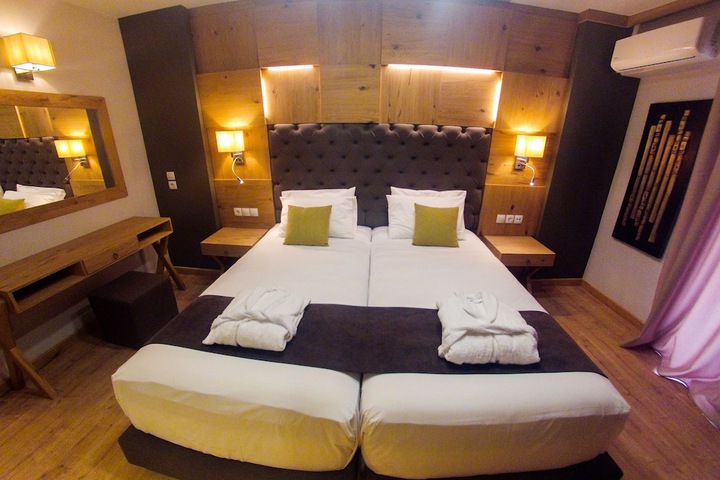 Room 16 of 90