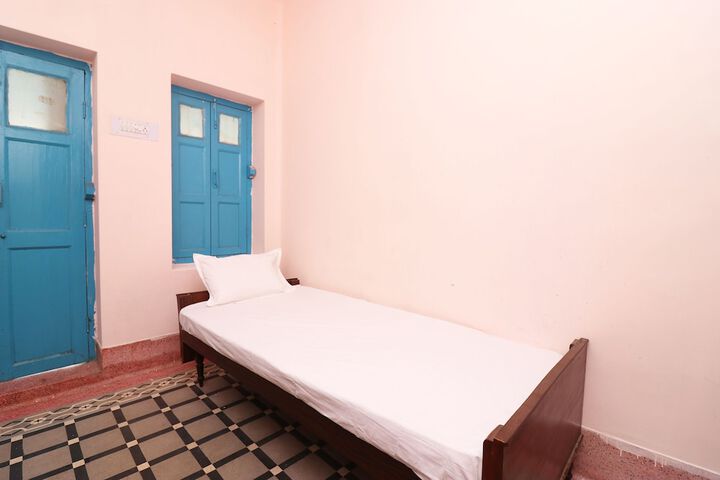 Room 17 of 17