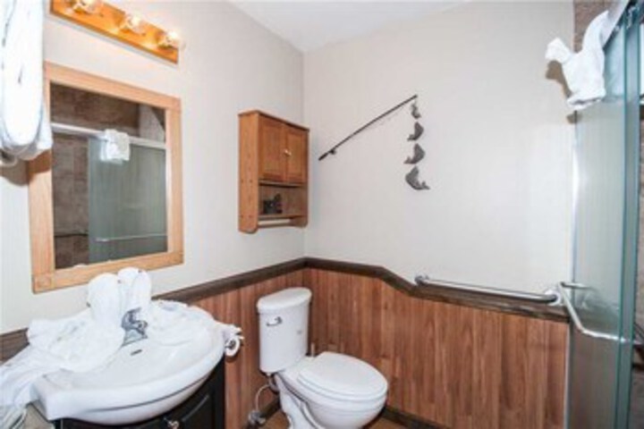 Room 2 of 25