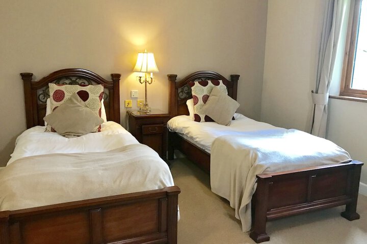 Room 2 of 36