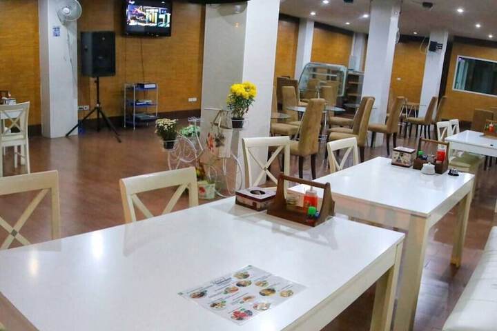 Dining Photos