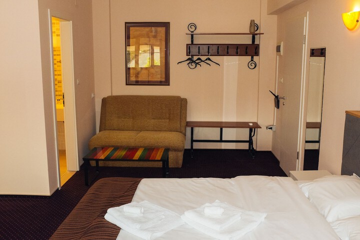 Room 8 of 31