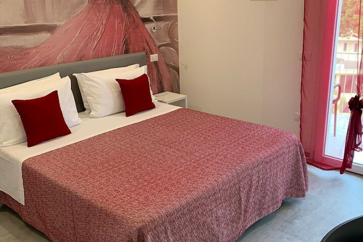 Room 15 of 108