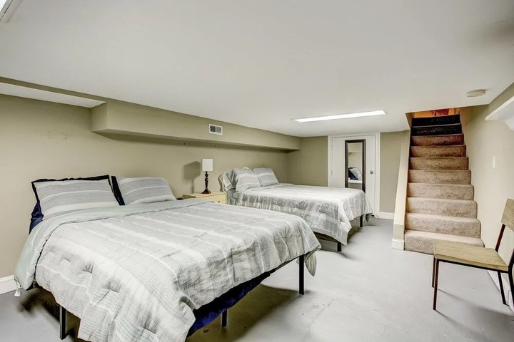 Room 2 of 16