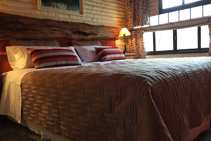 Room 2 of 37