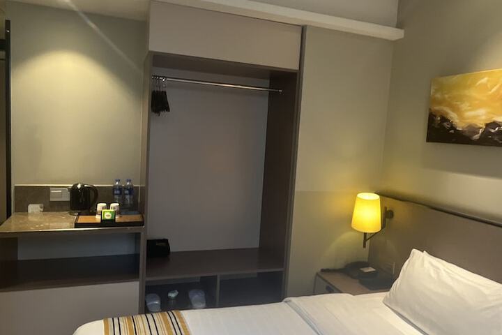 Room 29 of 41