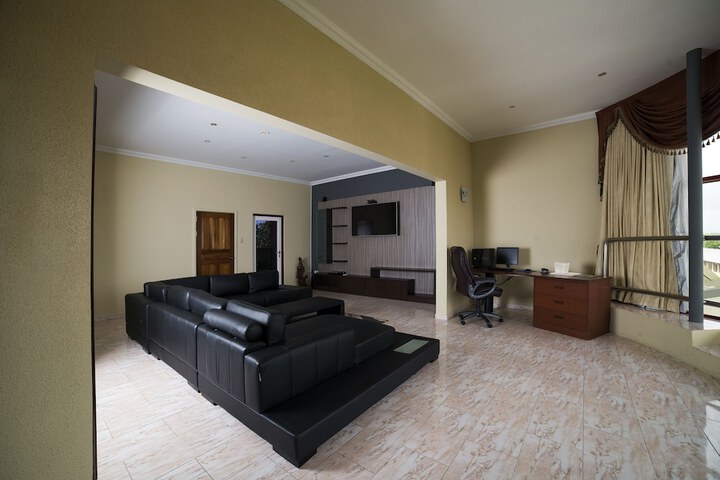 Room 12 of 40