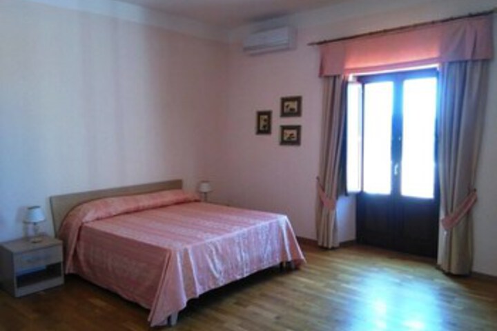 Room 12 of 17