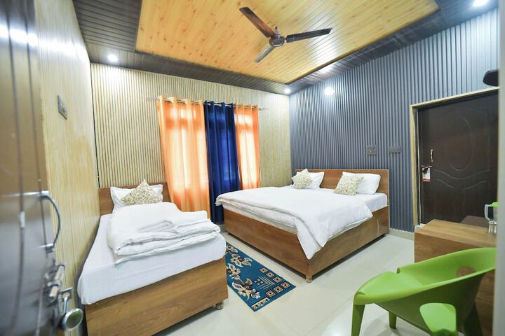Room 3 of 10