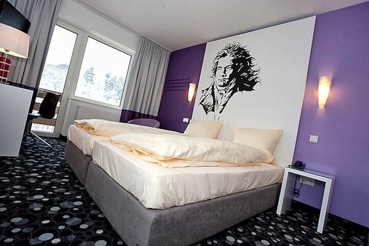 Room 15 of 98