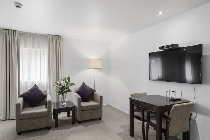 Room 11 of 42