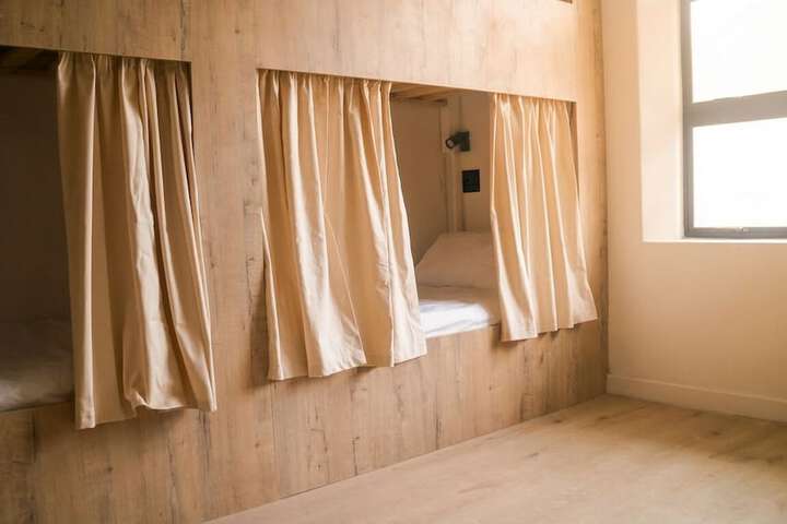 Room 28 of 37
