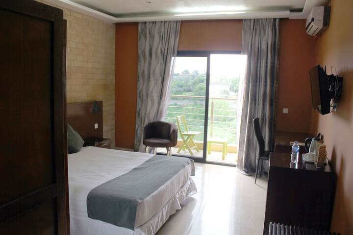 Room 12 of 47