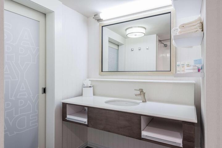 1 King 1 Bedroom Suite (11 of 16)