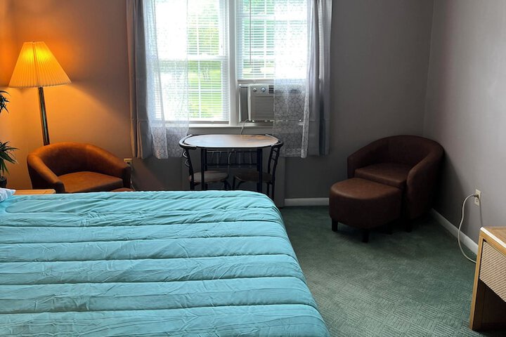 Room 4 of 6