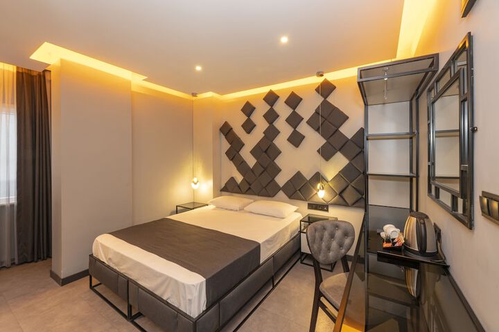 Room 18 of 49