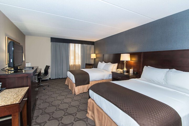 Double Accessible King Size Bed (4 of 8)