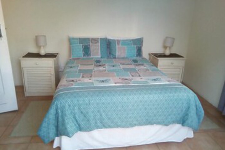Room 5 of 8