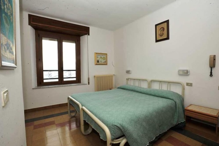 Room 14 of 44