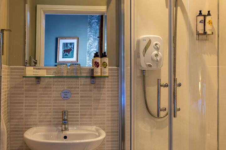 Room 17 of 27