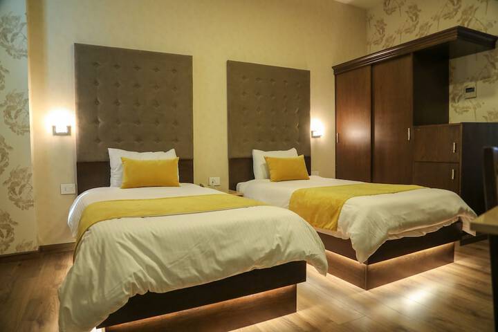 Room 13 of 20