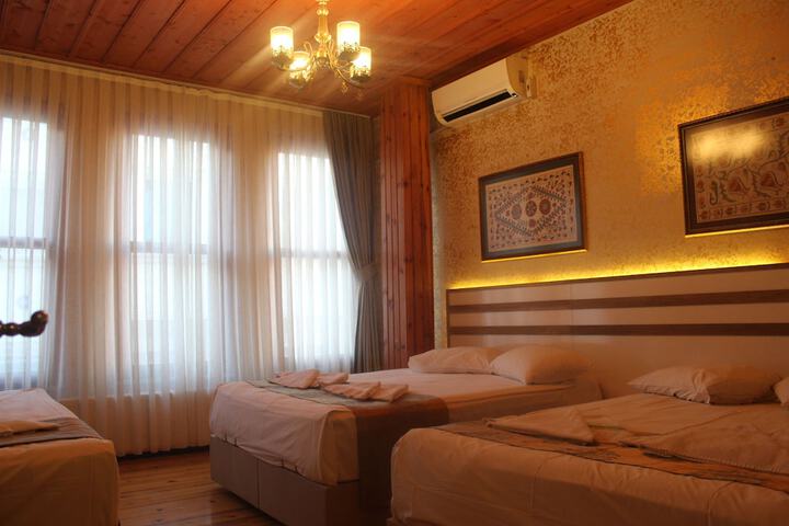 Room 28 of 74