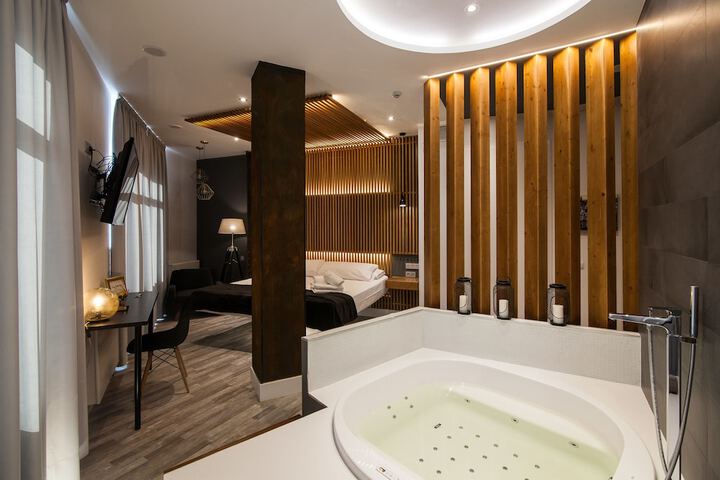 Room 15 of 49