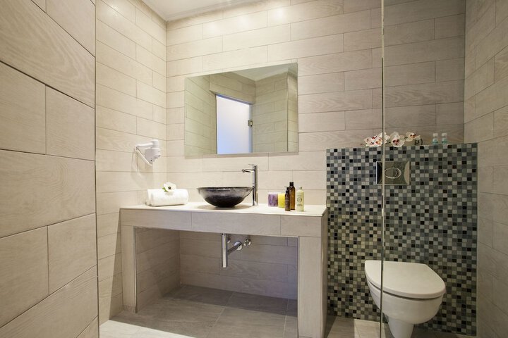 Clean Restrooms