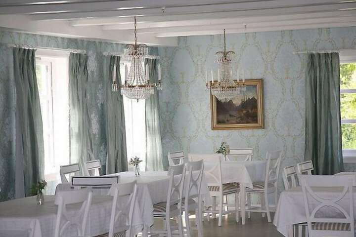 Dining Photos