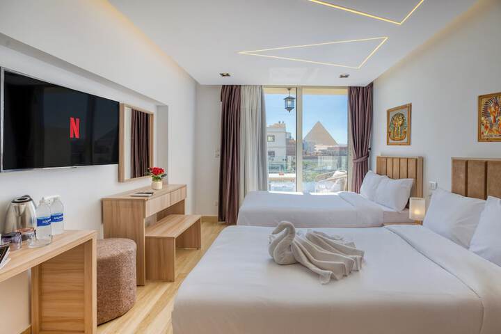 Room 7 of 32