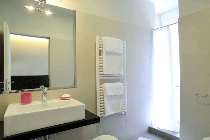 Room 27 of 30
