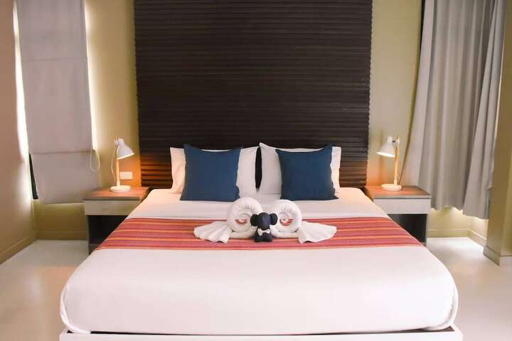 Room 9 of 35