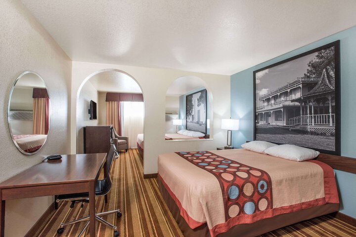 1 King Bed (8 of 12)
