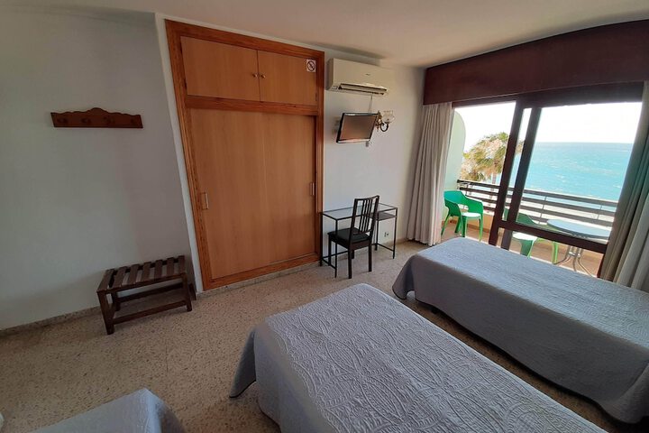 Room 9 of 39