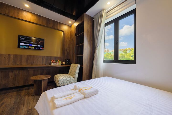 Room 21 of 32
