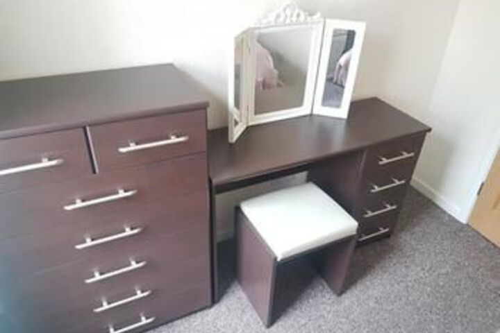 Room 6 of 10