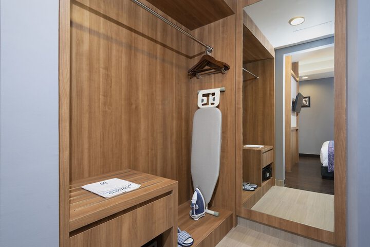 Room 13 of 46