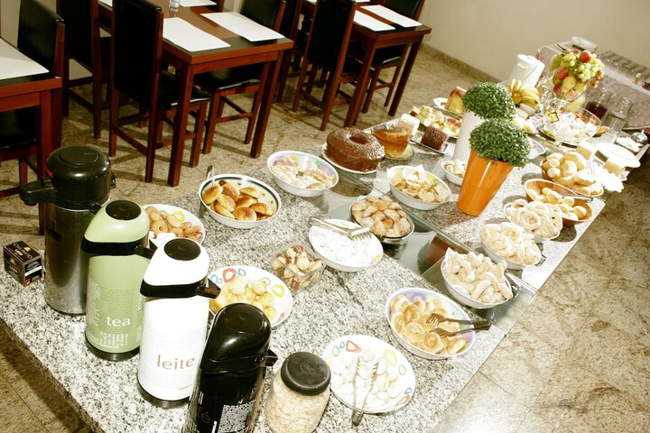 Breakfast/Coffee Service 30 of 39