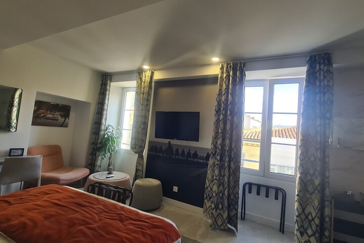 Room 48 of 118