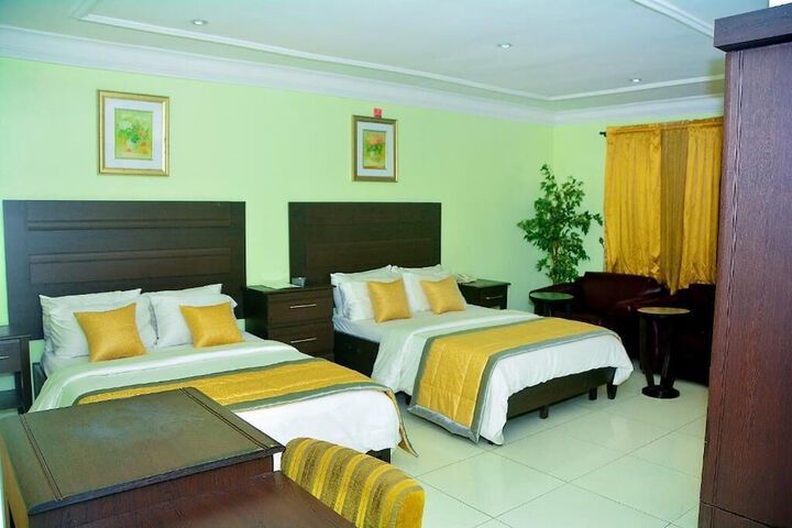 Room 14 of 25