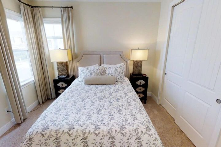 Room 4 of 48