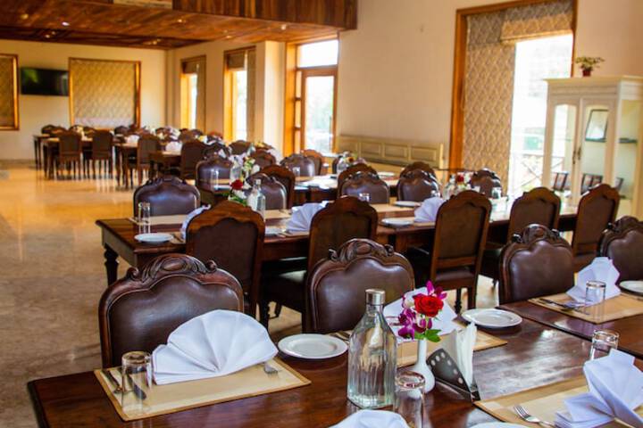 Dining 87 of 103