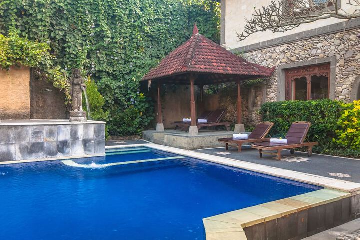 Pool 38 of 60