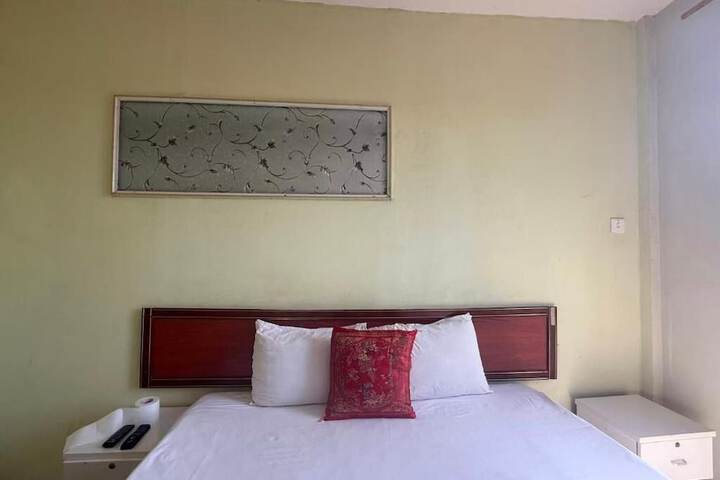 Room 7 of 14