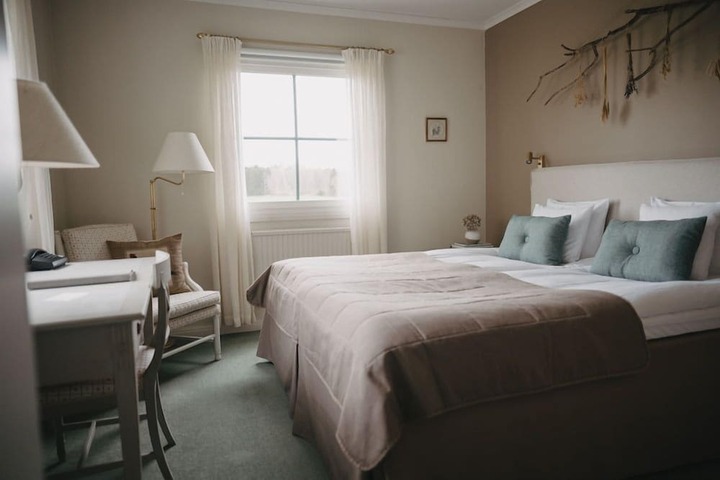 Room 6 of 56