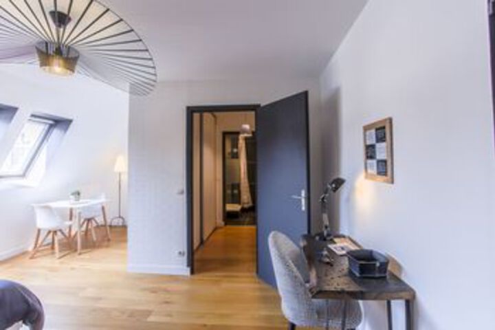Room 5 of 18